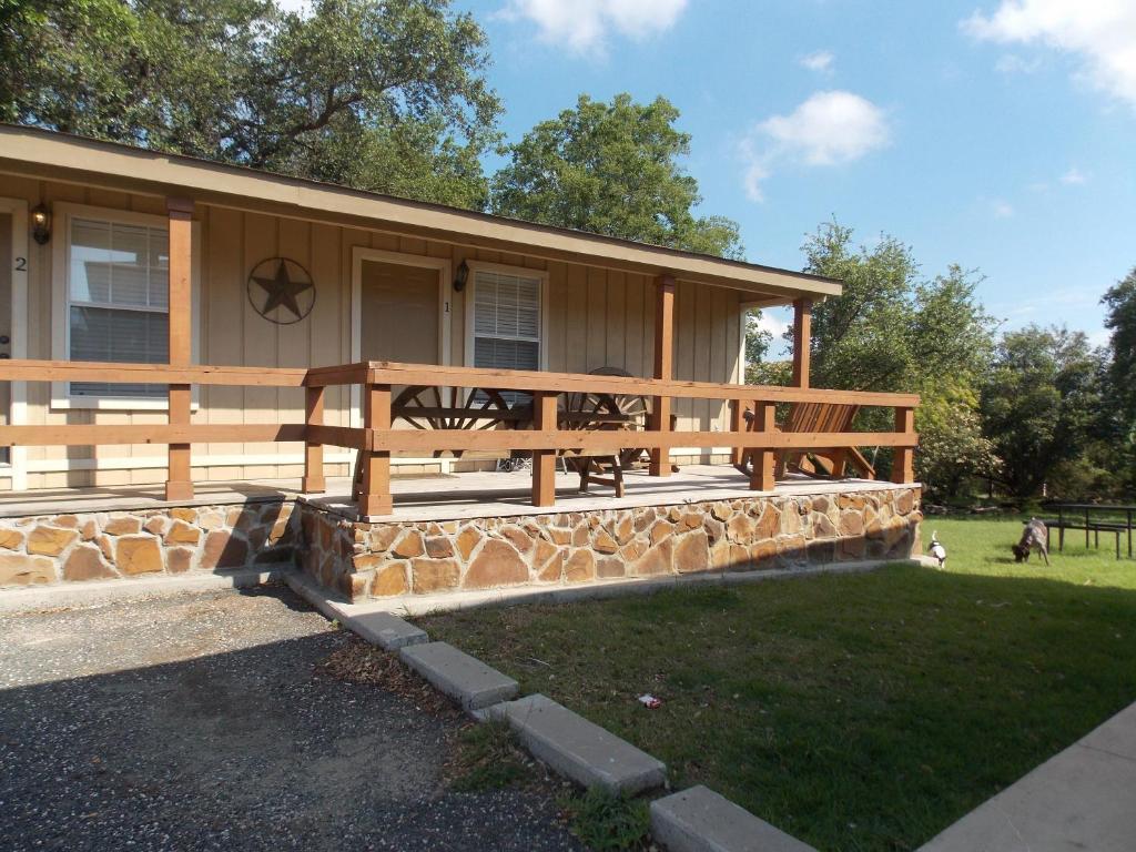 Canyon Springs Country Lodge Canyon Lake Exterior photo